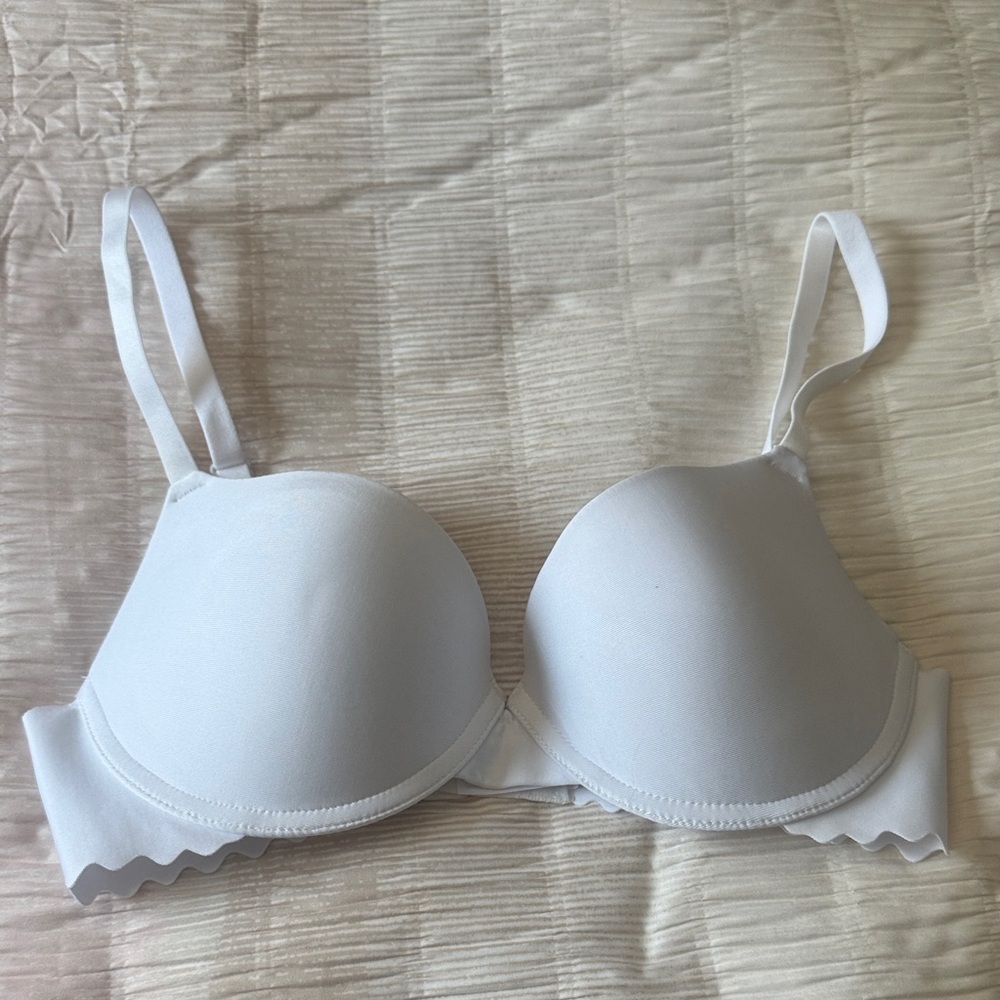 NWOT Maidenform Padded White Bra
